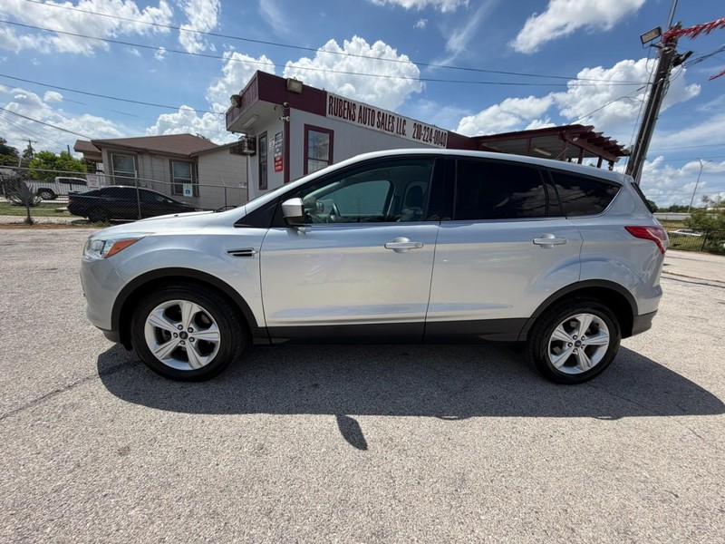 Ford Escape Vehicle Full-screen Gallery Image 02