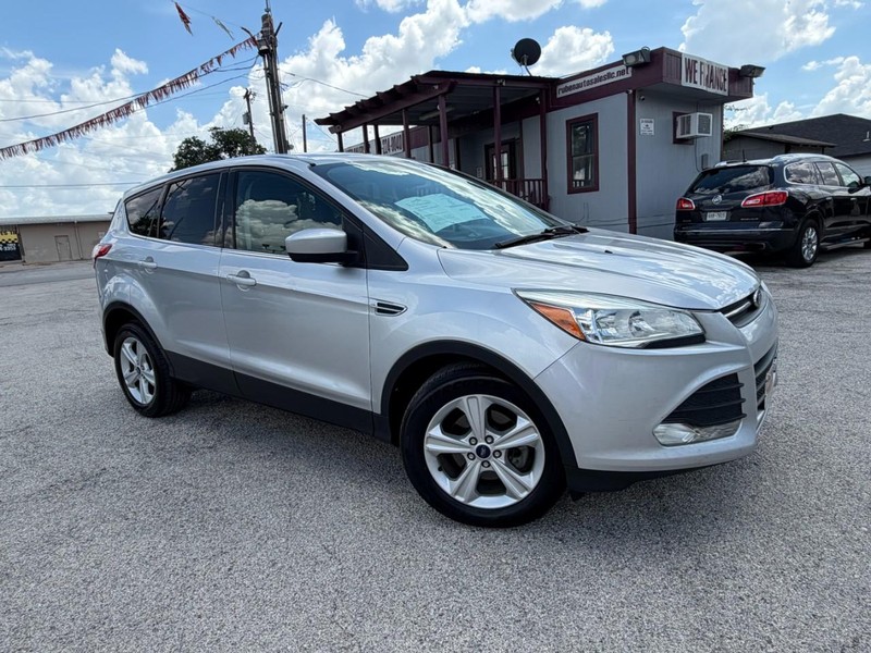 Ford Escape Vehicle Full-screen Gallery Image 06