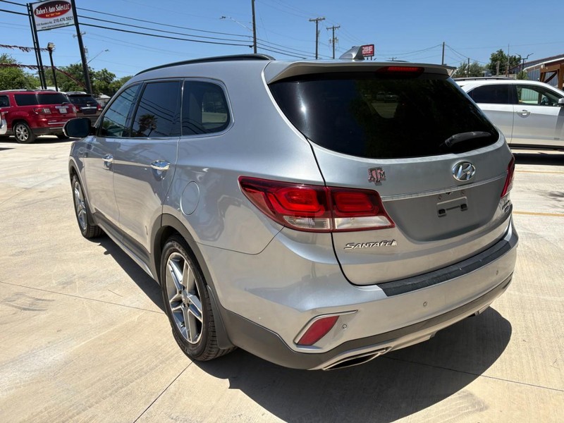 Hyundai Santa Fe Vehicle Image 03