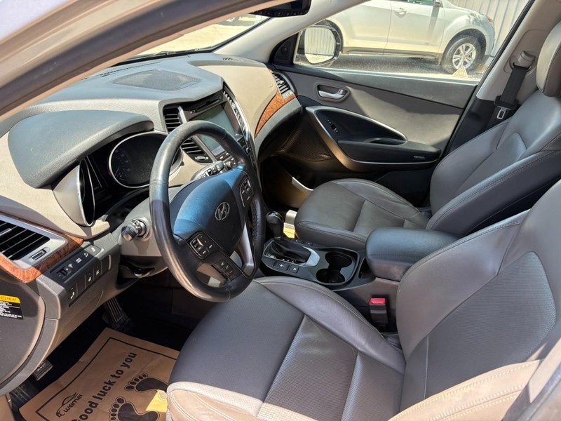 Hyundai Santa Fe Vehicle Image 10