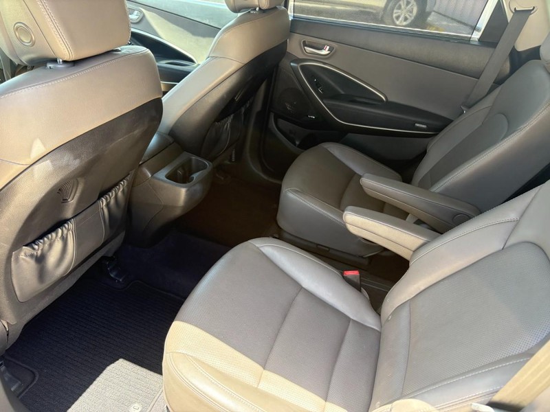 Hyundai Santa Fe Vehicle Image 12