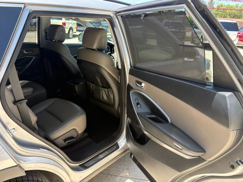 Hyundai Santa Fe Vehicle Image 14
