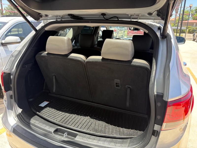 Hyundai Santa Fe Vehicle Image 17