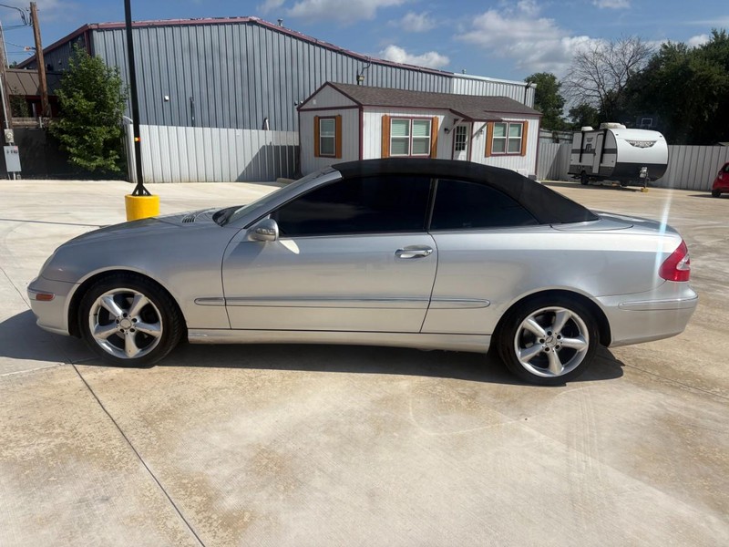 Mercedes-Benz CLK-Class Vehicle Image 02