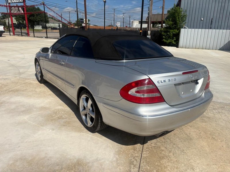 Mercedes-Benz CLK-Class Vehicle Image 03