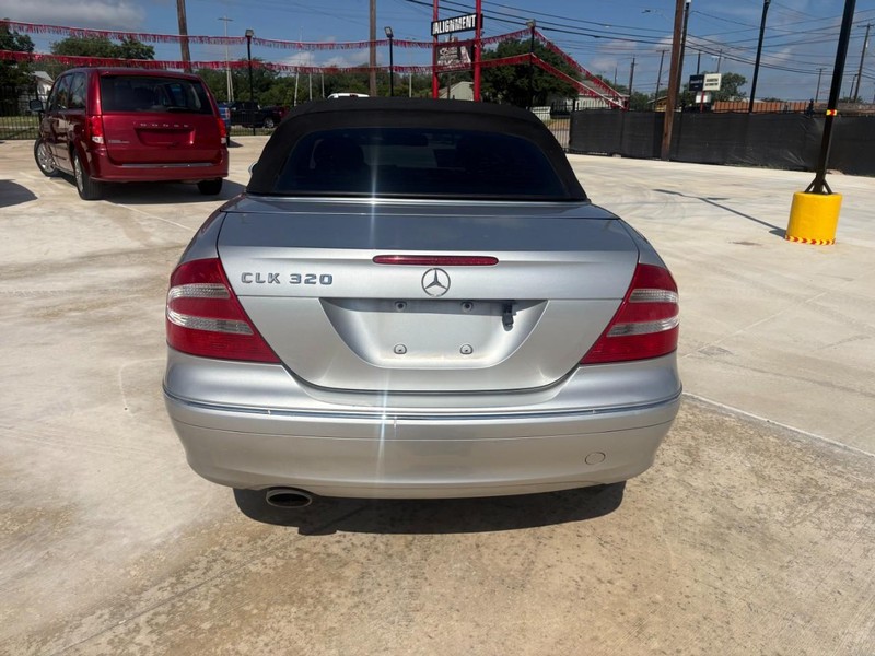 Mercedes-Benz CLK-Class Vehicle Image 04