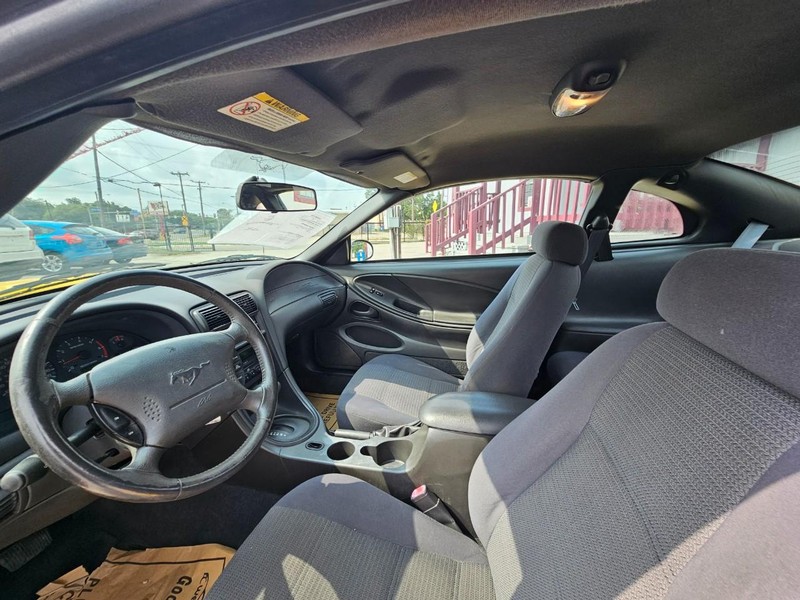 Ford Mustang Vehicle Image 10