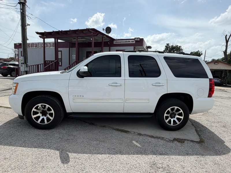Chevrolet Tahoe Vehicle Full-screen Gallery Image 02
