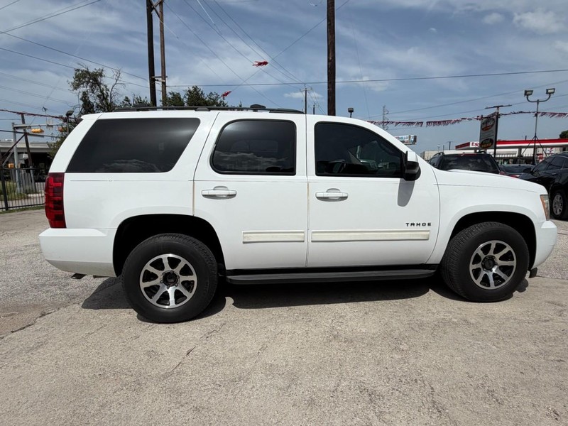 Chevrolet Tahoe Vehicle Full-screen Gallery Image 04