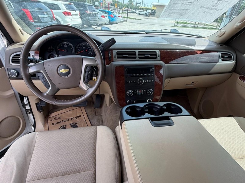 Chevrolet Tahoe Vehicle Full-screen Gallery Image 08