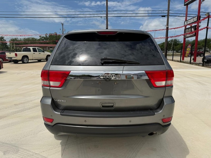 Jeep Grand Cherokee Vehicle Image 04