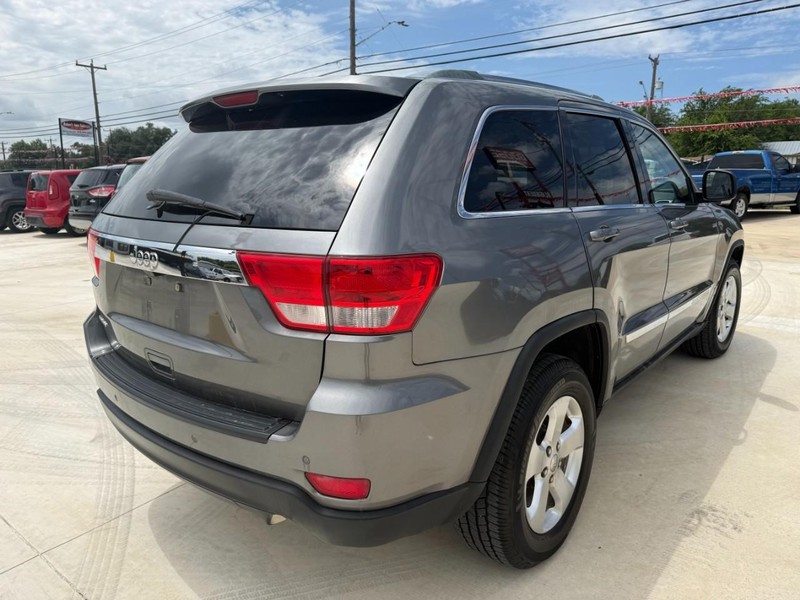 Jeep Grand Cherokee Vehicle Image 05