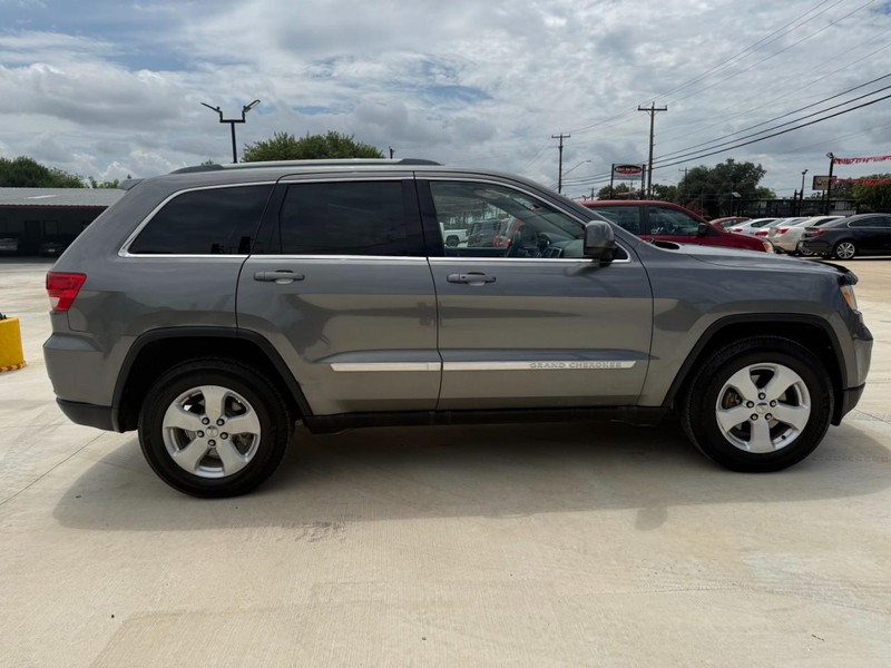 Jeep Grand Cherokee Vehicle Image 06