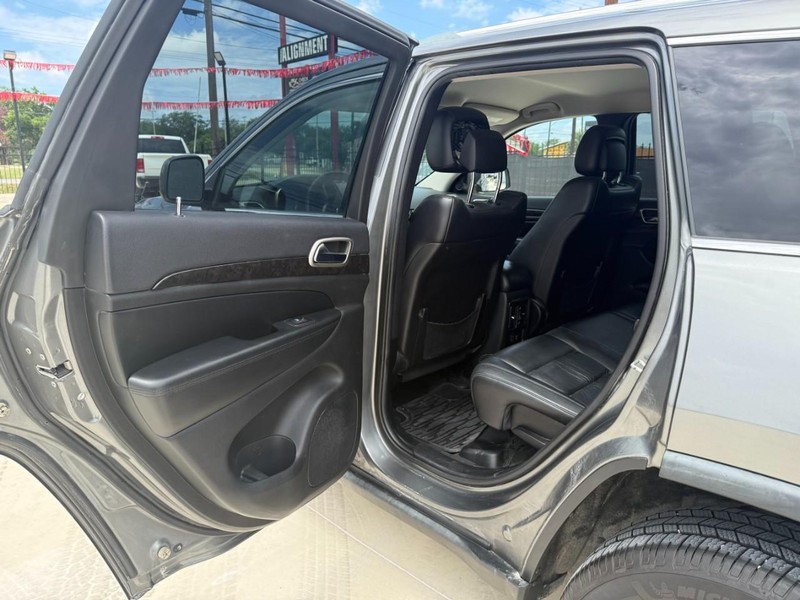 Jeep Grand Cherokee Vehicle Image 11