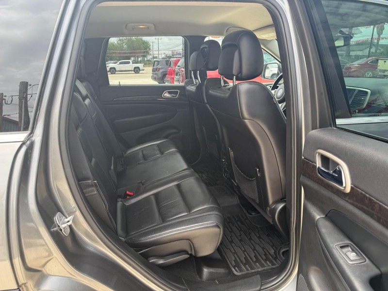 Jeep Grand Cherokee Vehicle Image 16