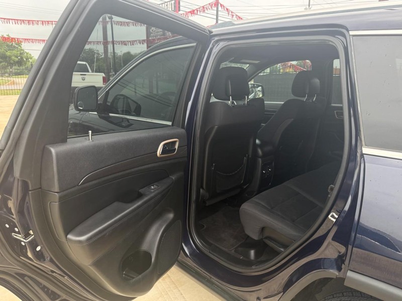 Jeep Grand Cherokee Vehicle Image 11
