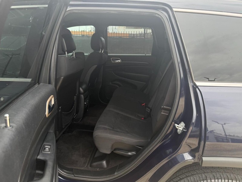 Jeep Grand Cherokee Vehicle Image 12