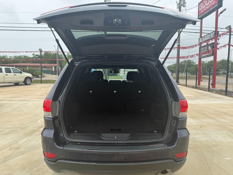 Jeep Grand Cherokee Vehicle Image 19
