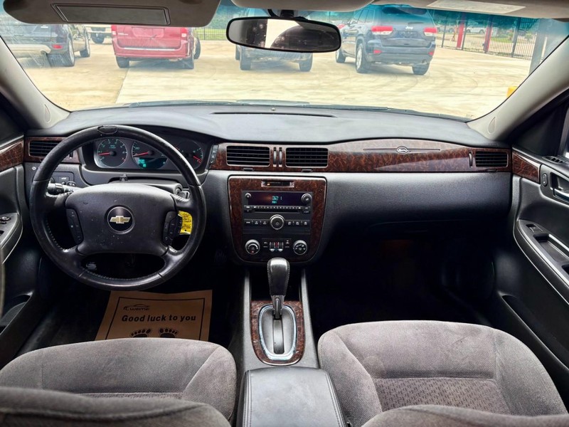 Chevrolet Impala Vehicle Image 10