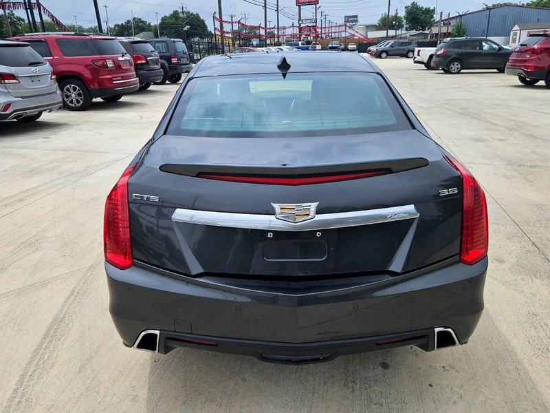 Cadillac CTS Sedan Vehicle Image 04