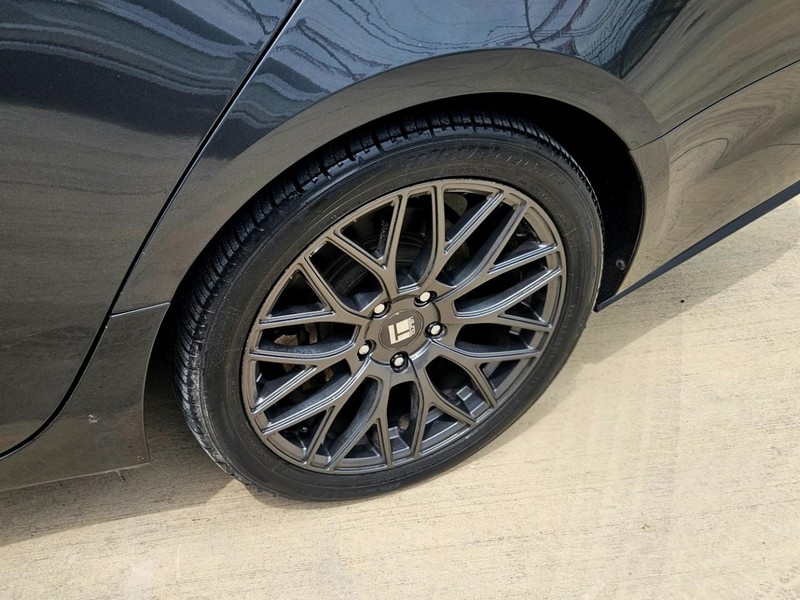 Cadillac CTS Sedan Vehicle Image 12