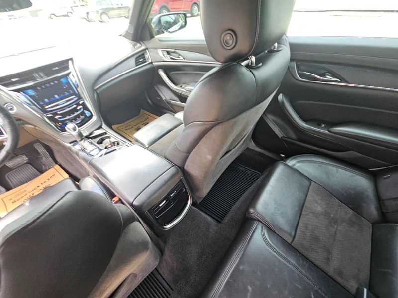 Cadillac CTS Sedan Vehicle Image 17