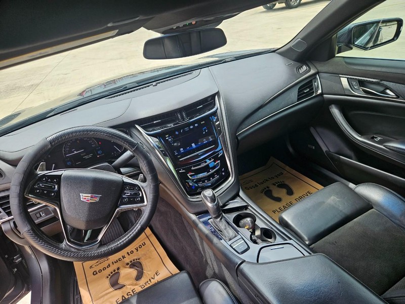 Cadillac CTS Sedan Vehicle Image 18