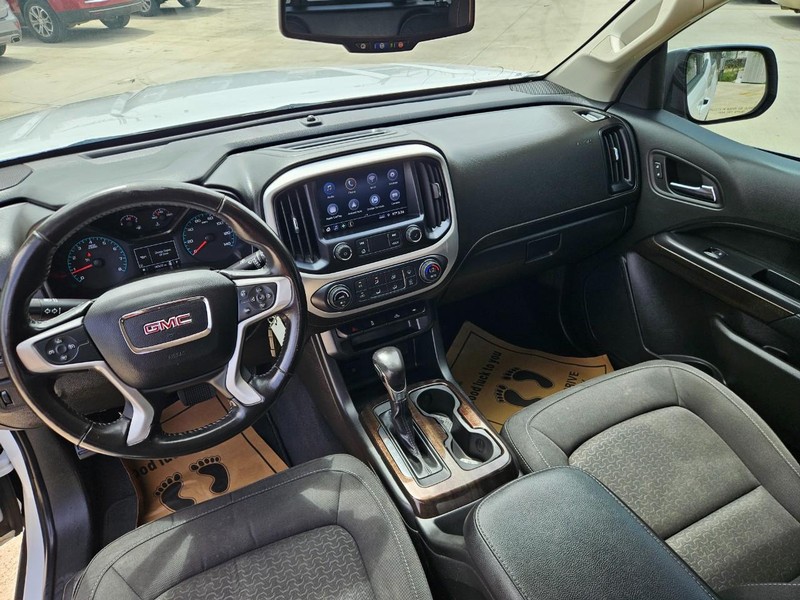 GMC Canyon Vehicle Image 13