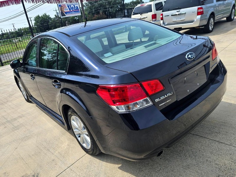 Subaru Legacy Vehicle Image 03