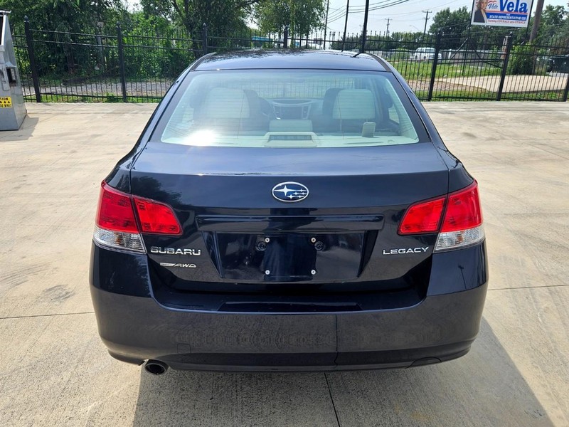 Subaru Legacy Vehicle Image 04