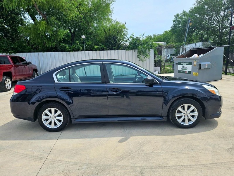 Subaru Legacy Vehicle Image 06