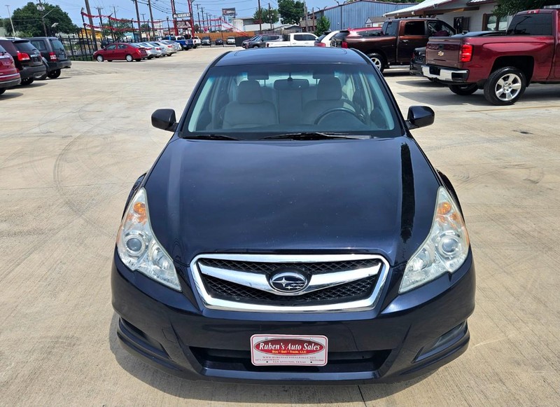 Subaru Legacy Vehicle Image 08