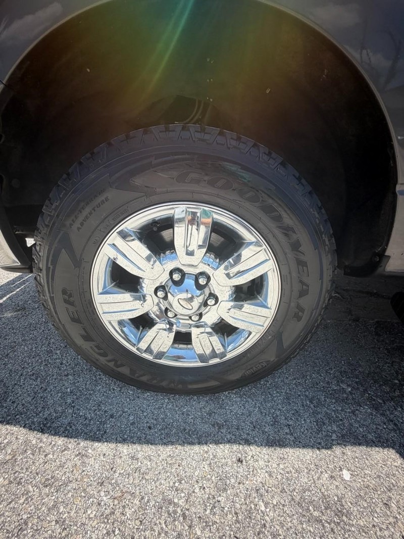 Ford F-150 Vehicle Image 12