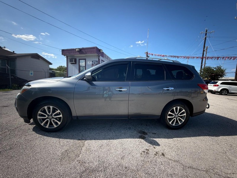 Nissan Pathfinder Vehicle Image 02