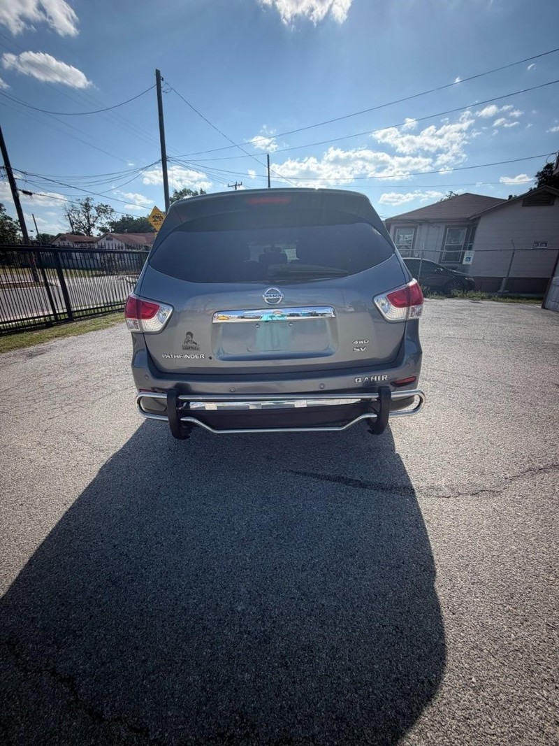 Nissan Pathfinder Vehicle Image 03