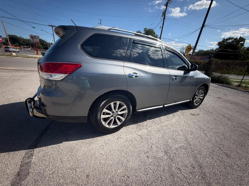 Nissan Pathfinder Vehicle Image 04