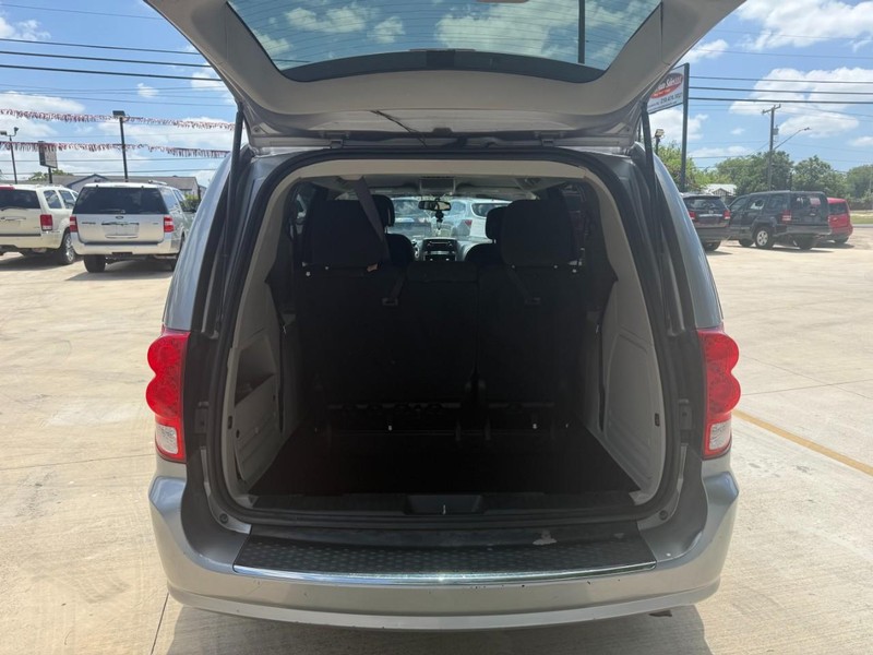 Dodge Grand Caravan Vehicle Image 17