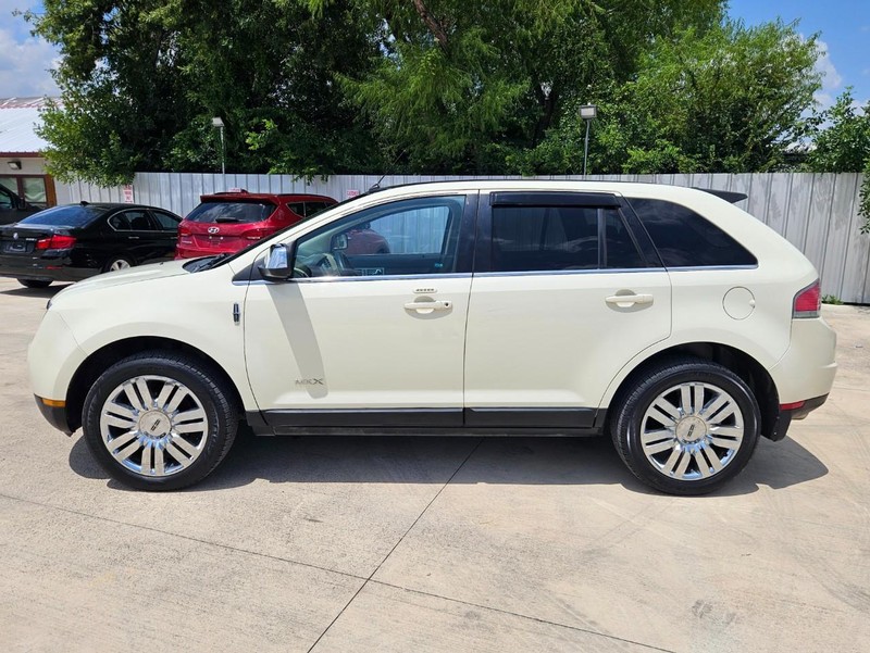 Lincoln MKX Vehicle Image 02