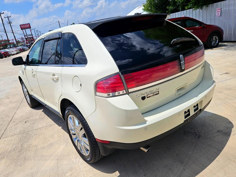Lincoln MKX Vehicle Image 03