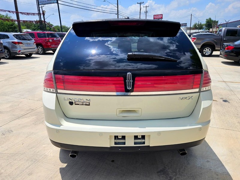 Lincoln MKX Vehicle Image 04