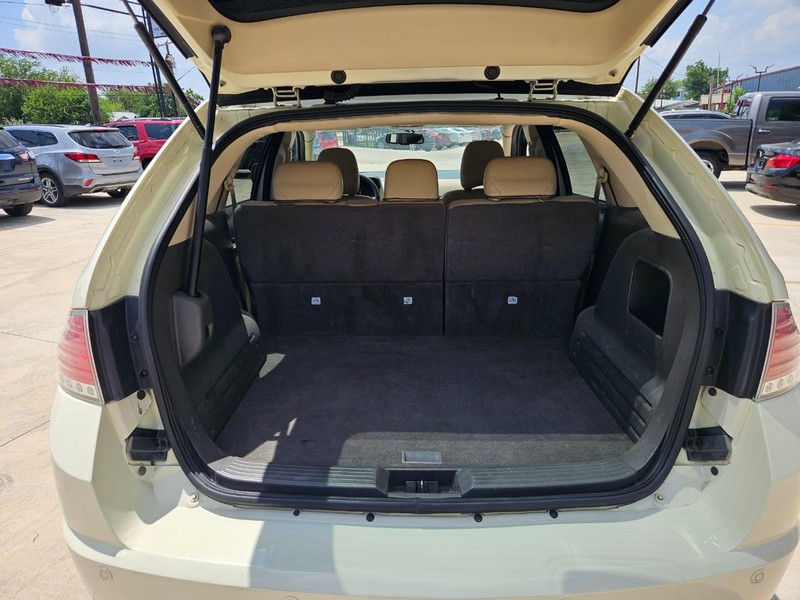 Lincoln MKX Vehicle Image 05