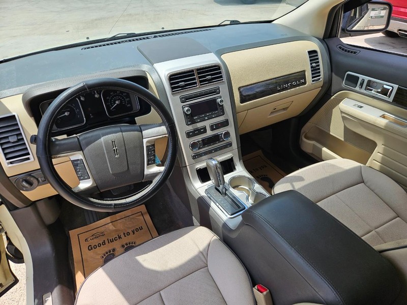 Lincoln MKX Vehicle Image 15