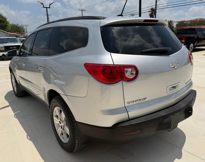 Chevrolet Traverse Vehicle Full-screen Gallery Image 03