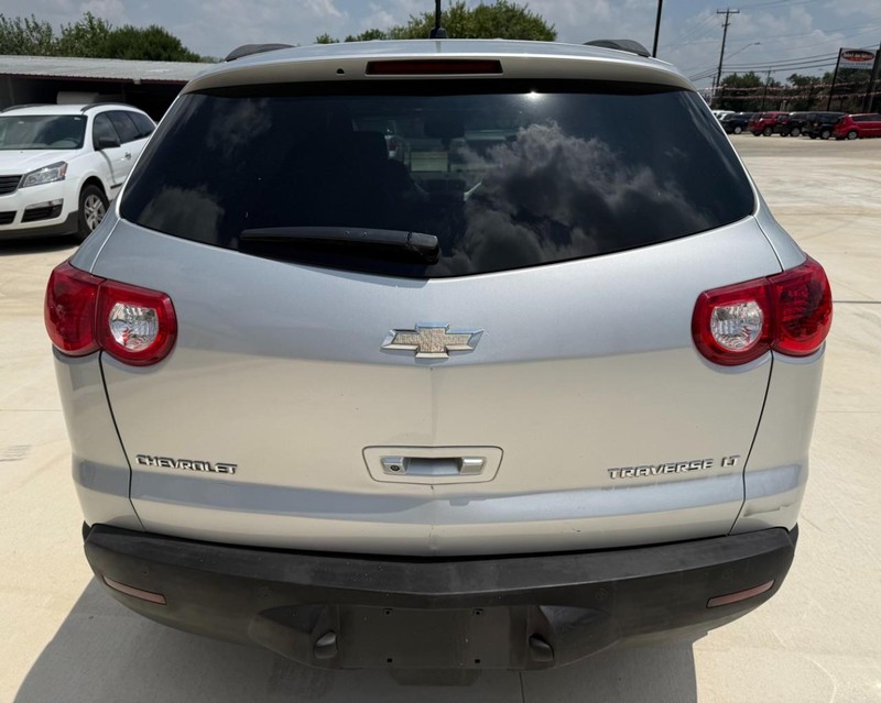 Chevrolet Traverse Vehicle Full-screen Gallery Image 04