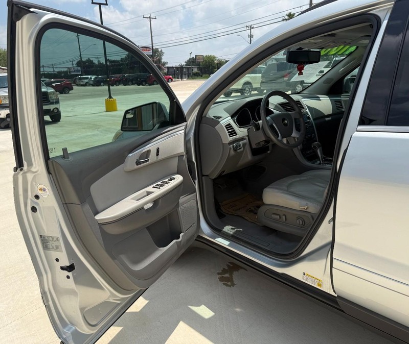 Chevrolet Traverse Vehicle Full-screen Gallery Image 09