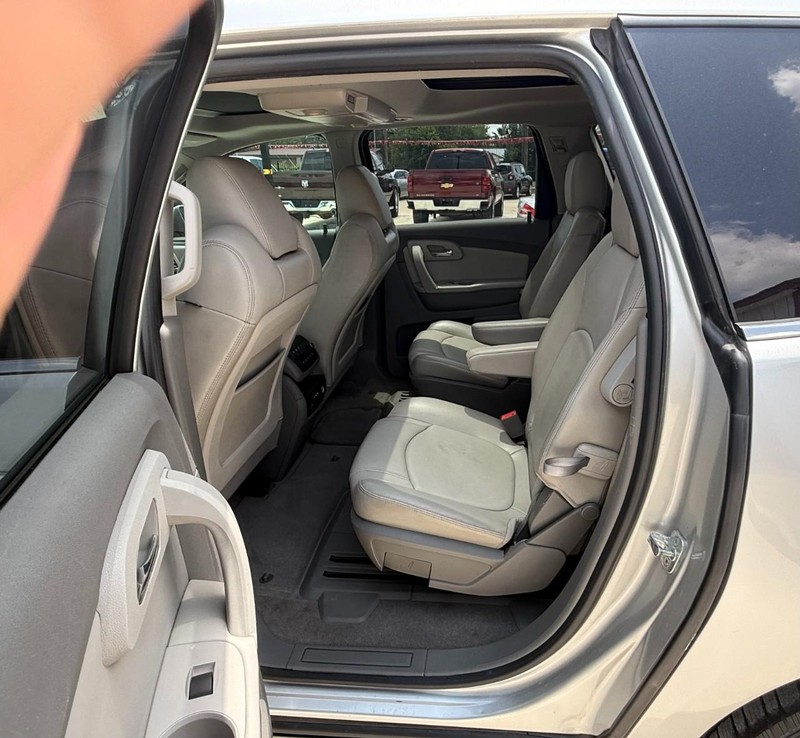 Chevrolet Traverse Vehicle Full-screen Gallery Image 12