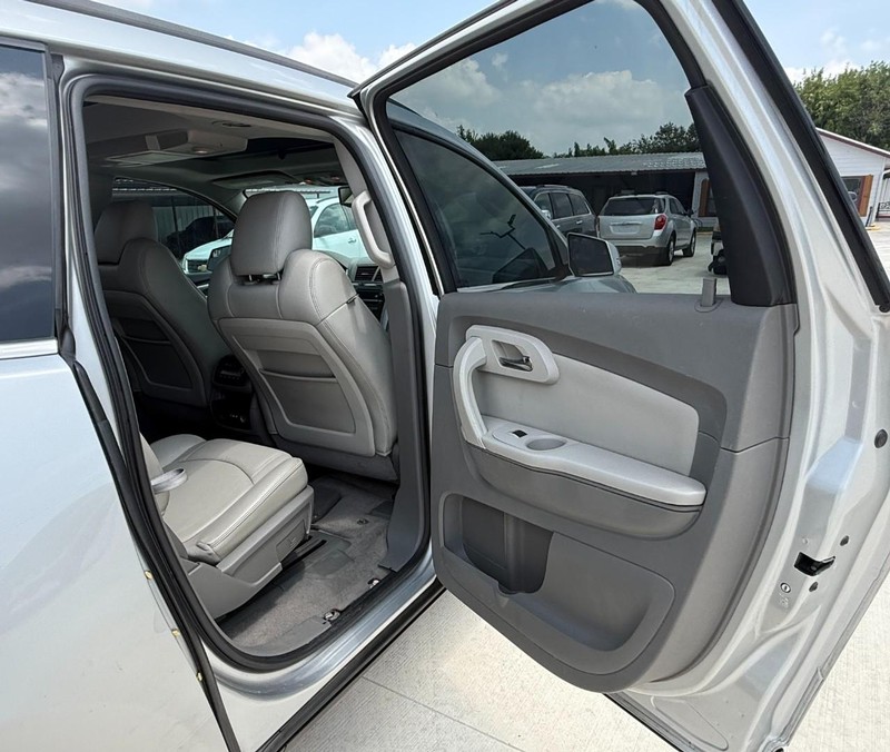 Chevrolet Traverse Vehicle Full-screen Gallery Image 15