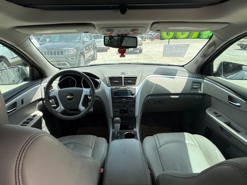Chevrolet Traverse Vehicle Full-screen Gallery Image 17