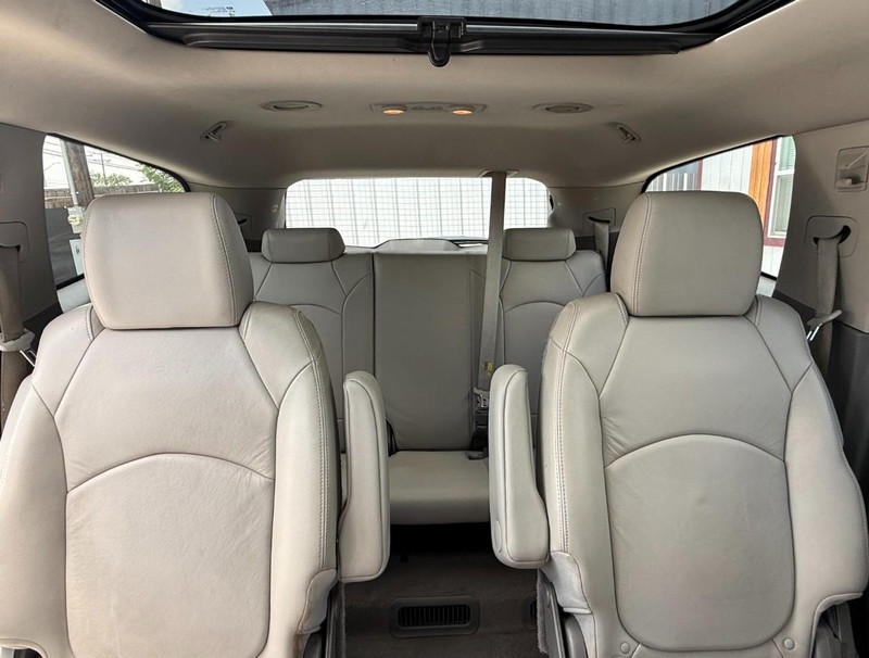 Chevrolet Traverse Vehicle Full-screen Gallery Image 18