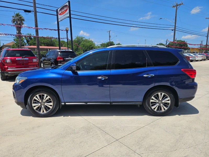 Nissan Pathfinder Vehicle Image 02